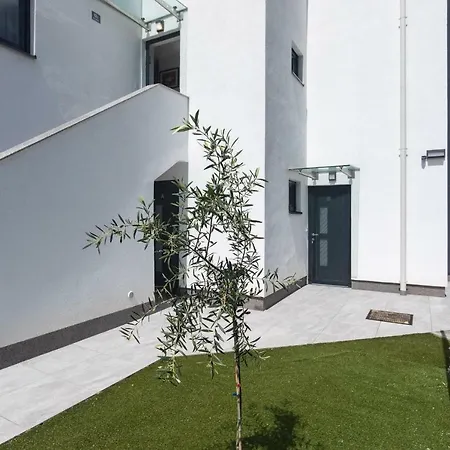 And Solis Guest house Malinska